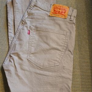 Levi's Classic Khaki Jeans